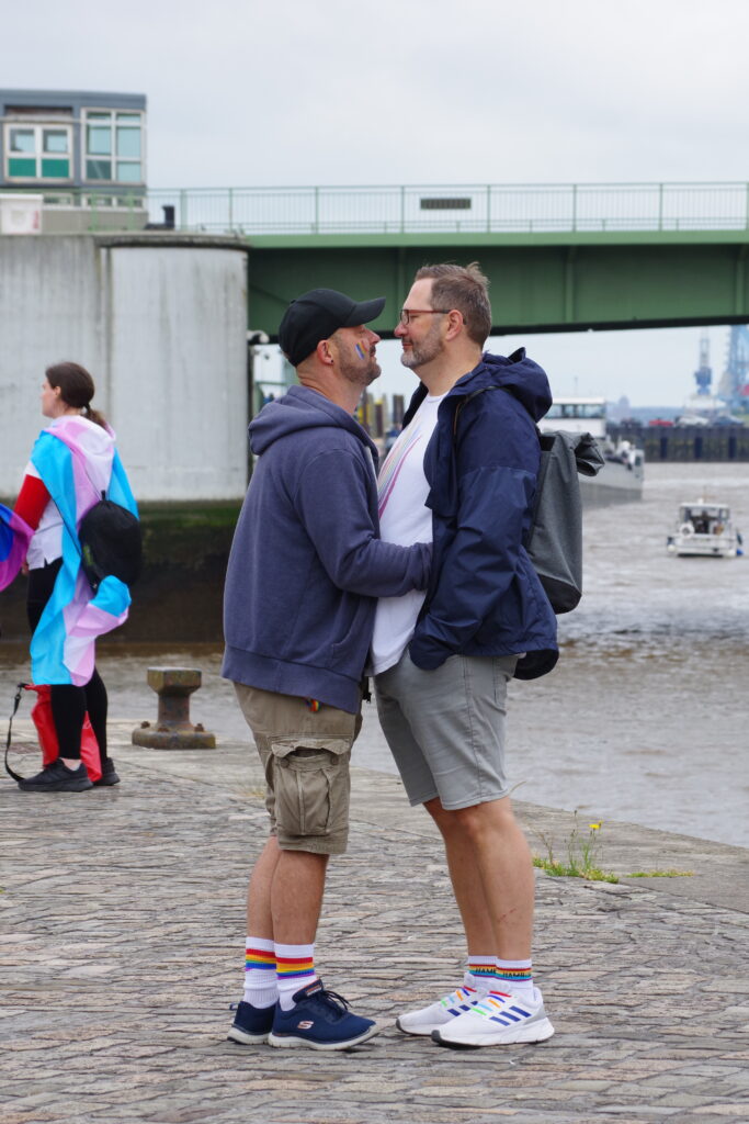 A couple embracing at CSD Bremerhaven.